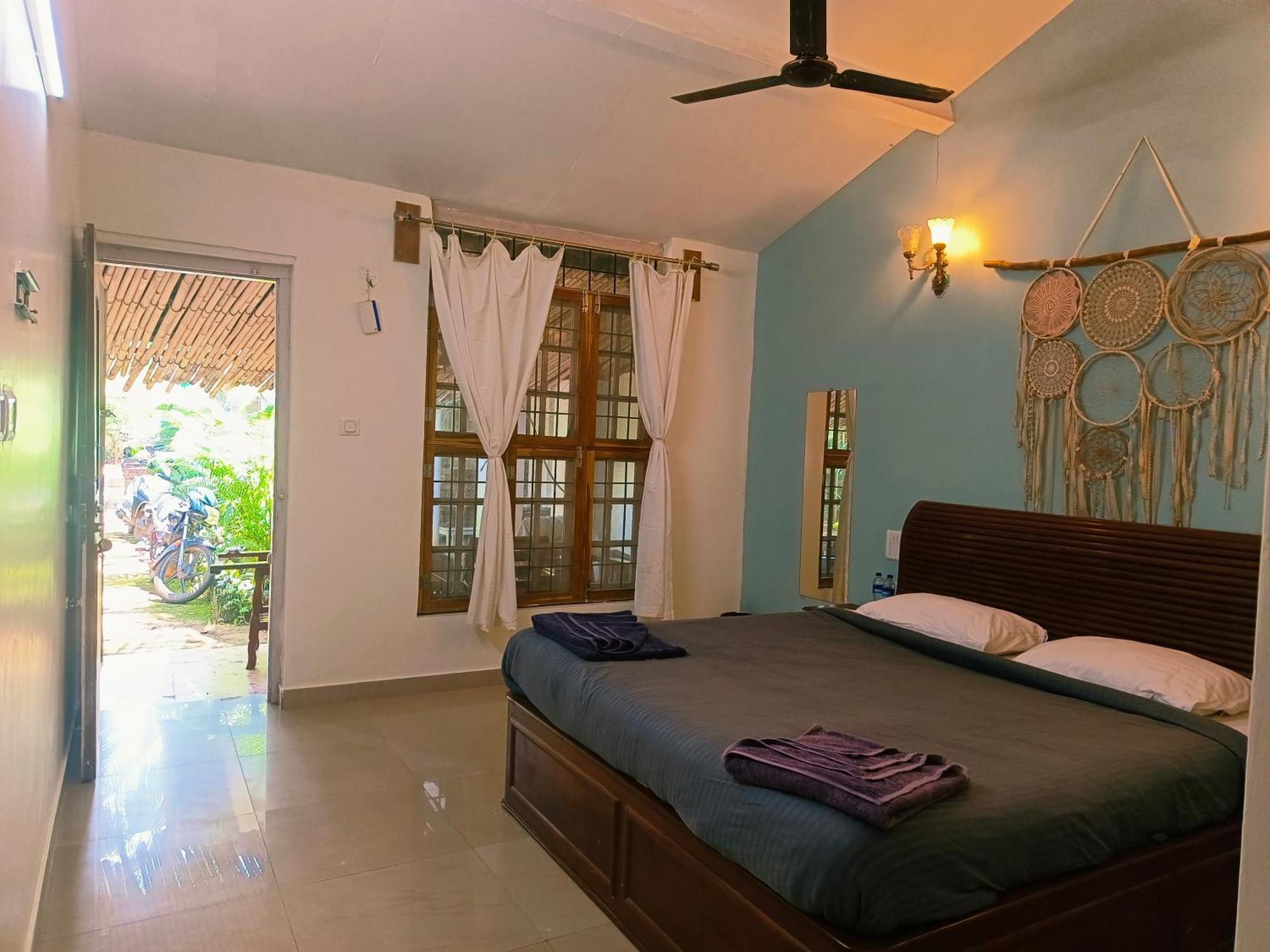 Hotel Crystall Goa Emerald Edition 3*